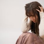 人の評価が気になる、どう思われたか気になる女性